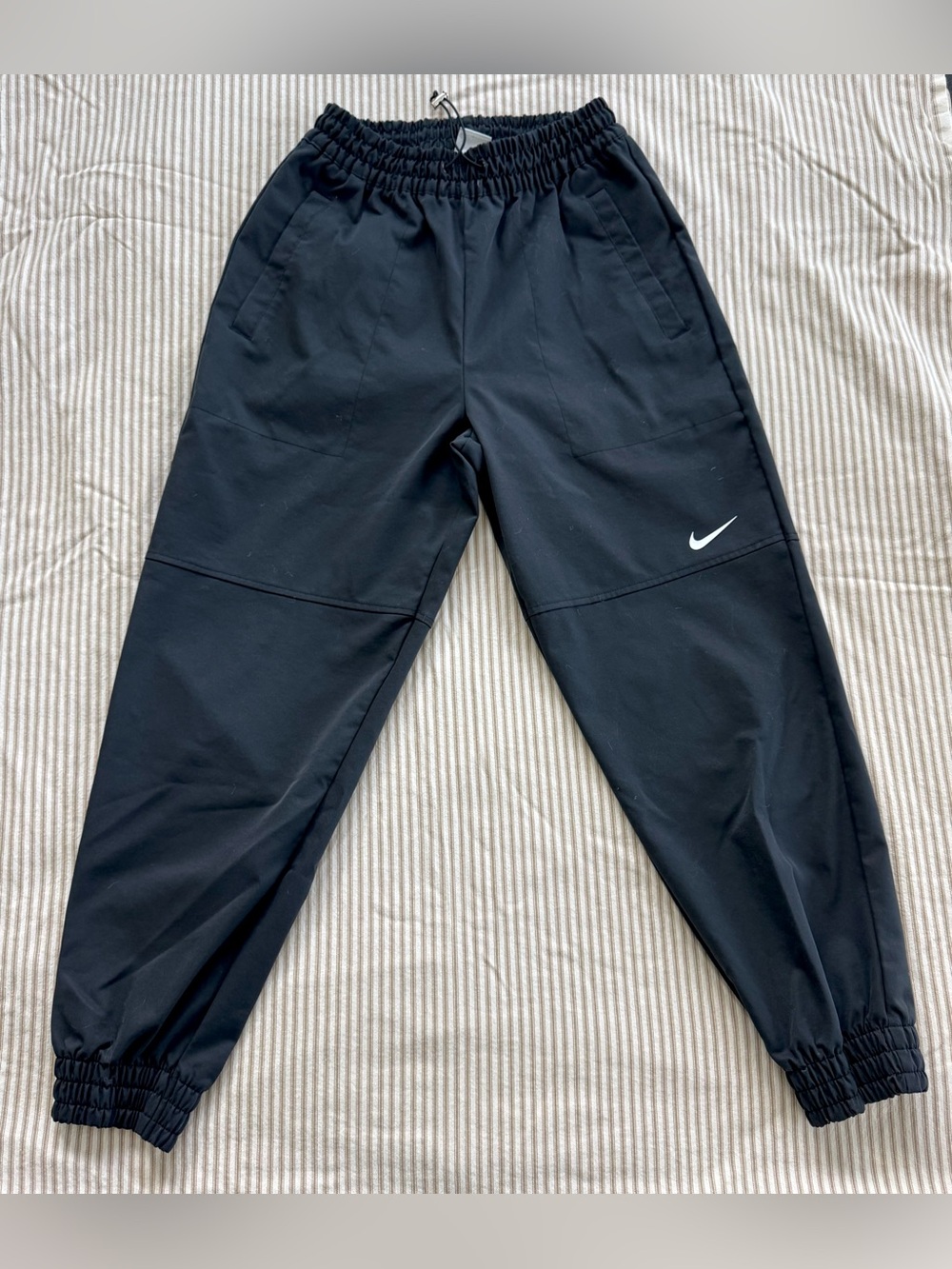 Women’s Nike Black Jogger Pants with White Swoosh & toggle Sz Medium
